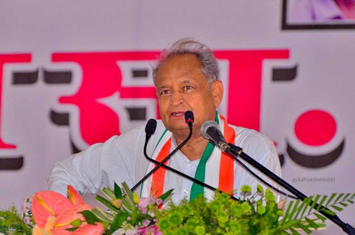 40 लाख महिलाओं को मुफ्त मोबाइल फोन बांटेगी राजस्थान सरकार